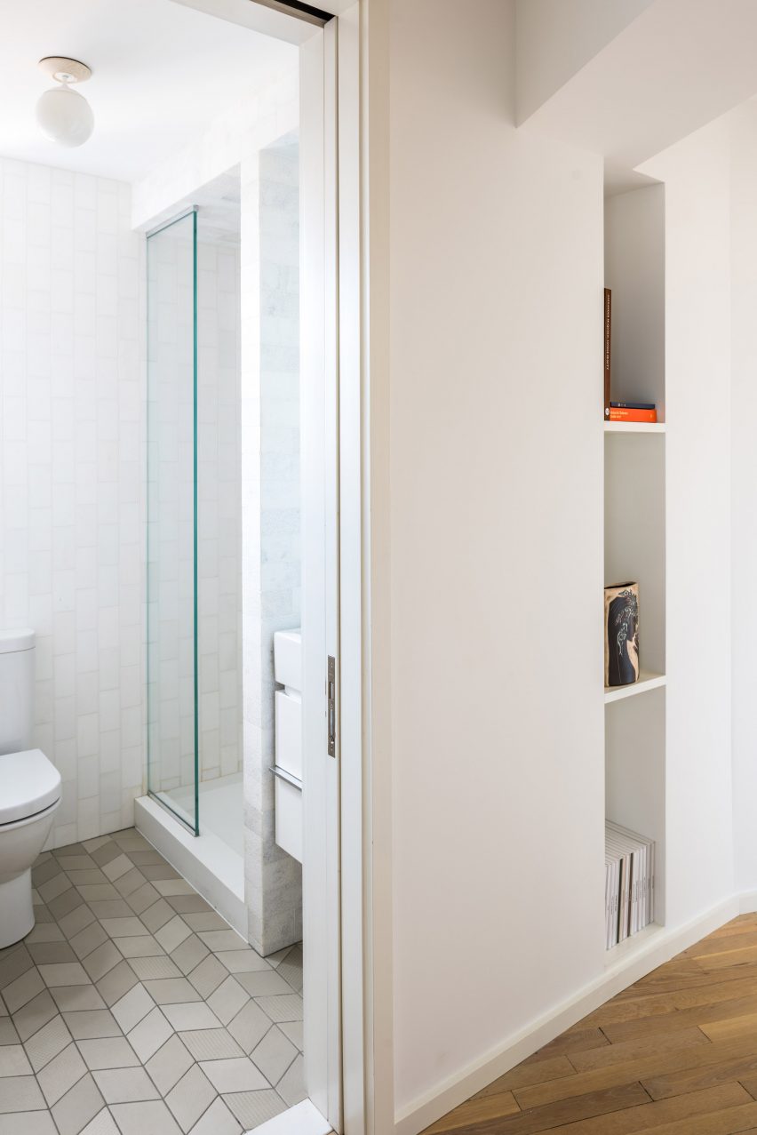 Bank Street Apartment by MKCA