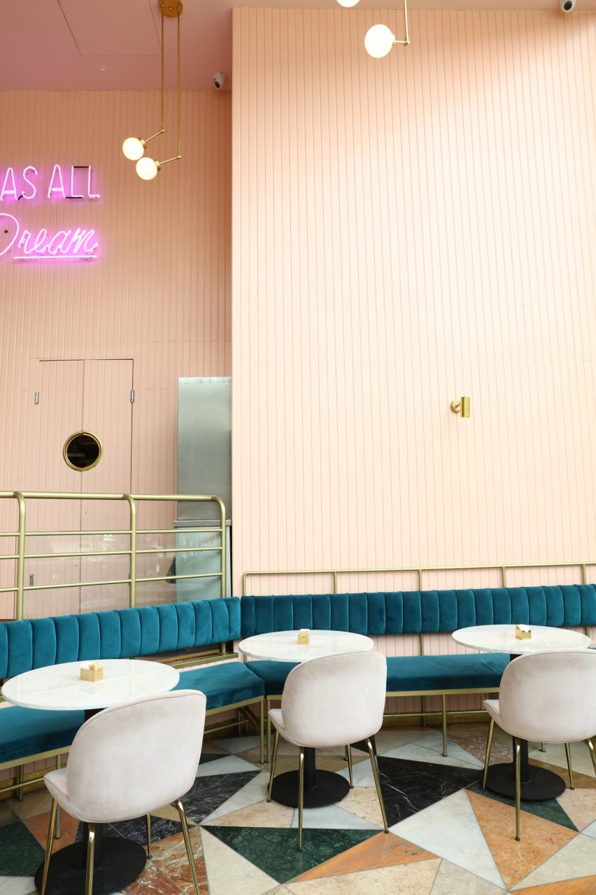 Cafeteria by Meir Guri
