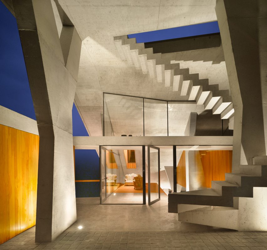 Casa Ghat by Max Nunez Arquitectos