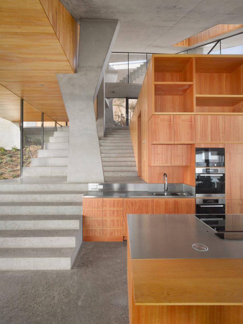 Casa Ghat by Max Nunez Arquitectos