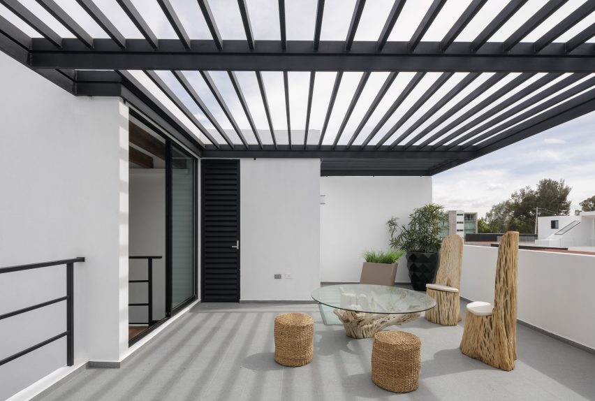 Casa Once by Espacio 18 Arquitectura and Cueto