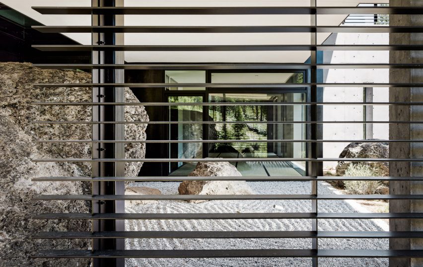 Creek House by Faulkner Architects