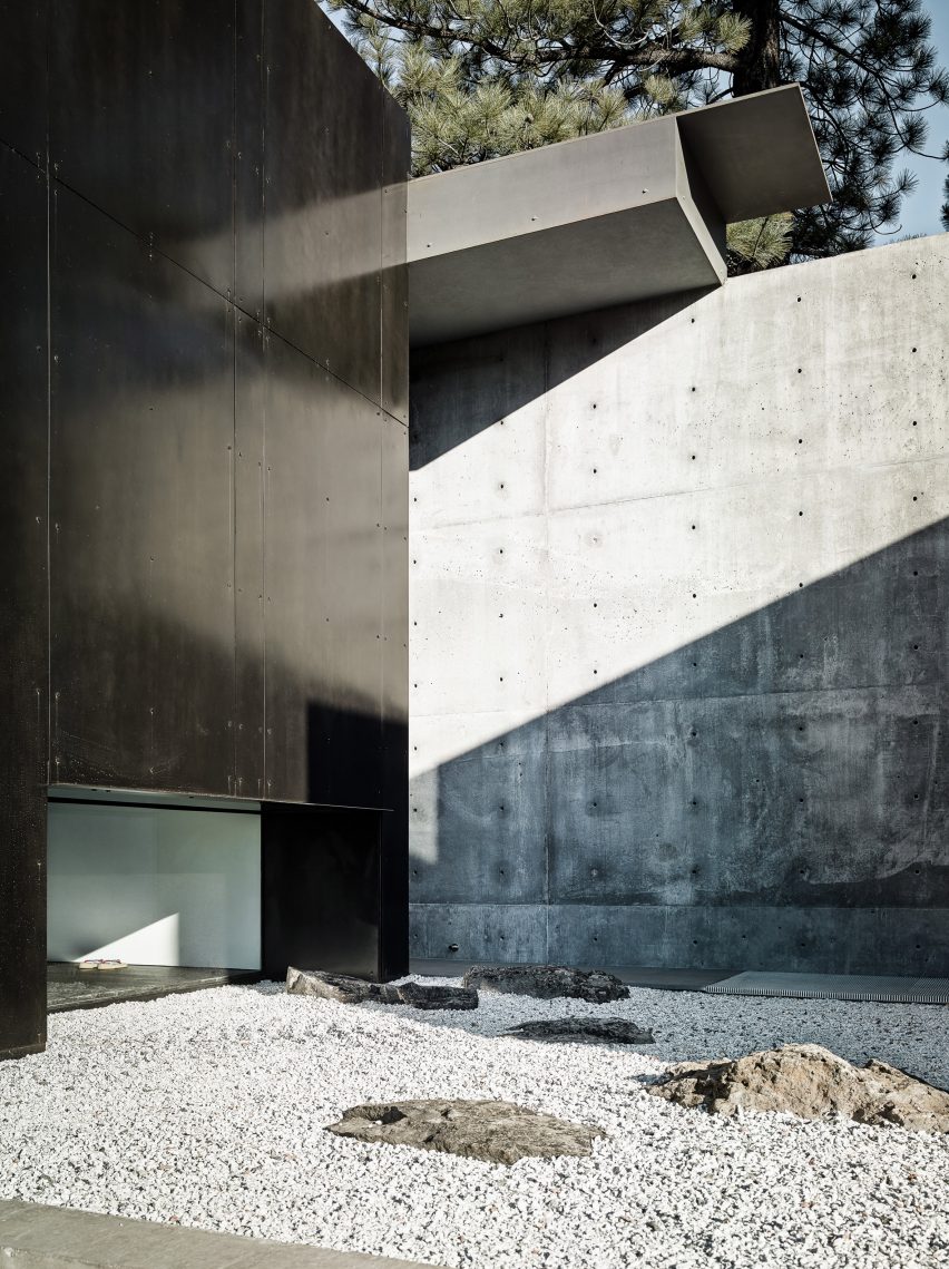 Creek House by Faulkner Architects