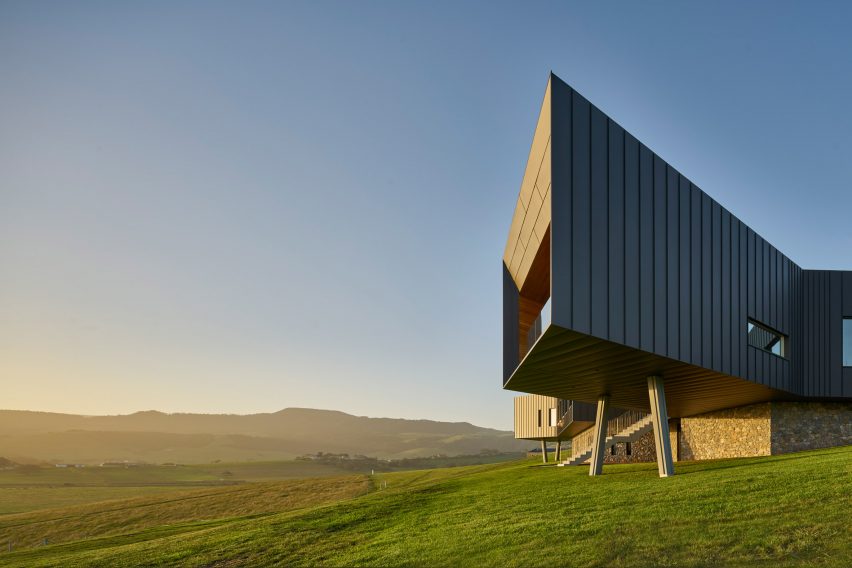 Headland House by Atelier Andy Carson