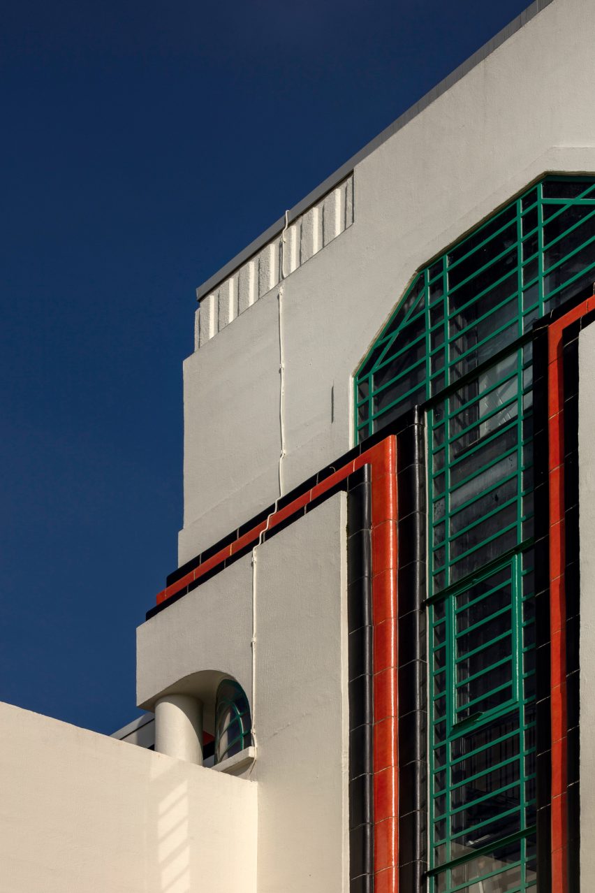 Hoover Building by Interrobang