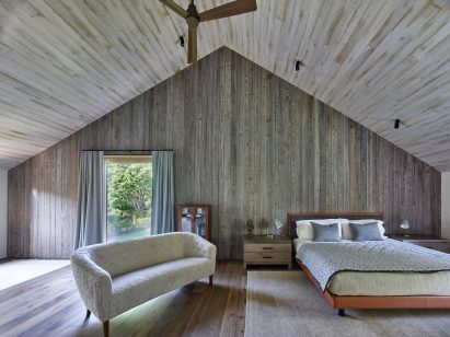 House in Amagansett by Maziar Behrooz Architecture