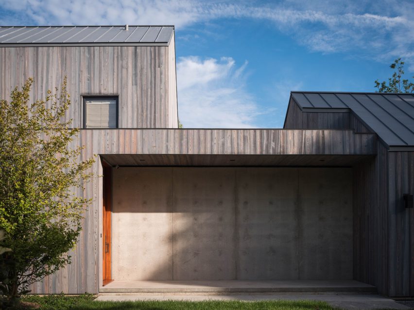 House in Amagansett by Maziar Behrooz Architecture