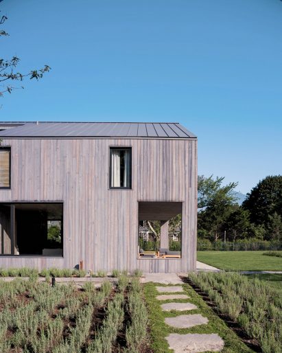 House in Amagansett by Maziar Behrooz Architecture