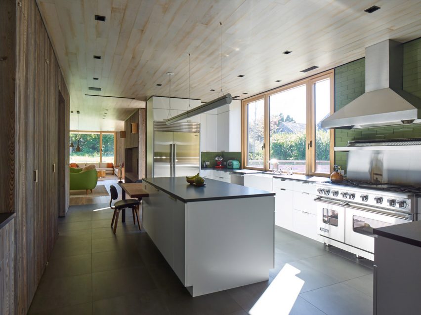 House in Amagansett by Maziar Behrooz Architecture