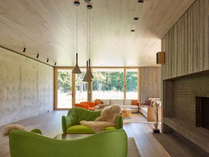 House in Amagansett by Maziar Behrooz Architecture