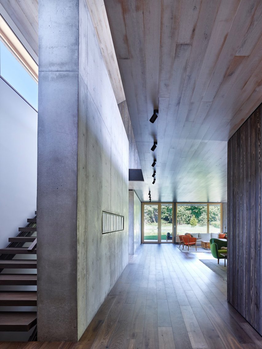 House in Amagansett by Maziar Behrooz Architecture