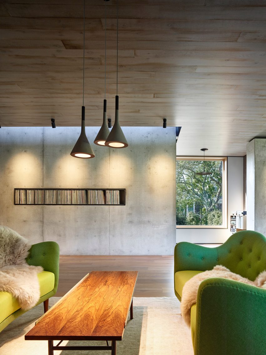House in Amagansett by Maziar Behrooz Architecture