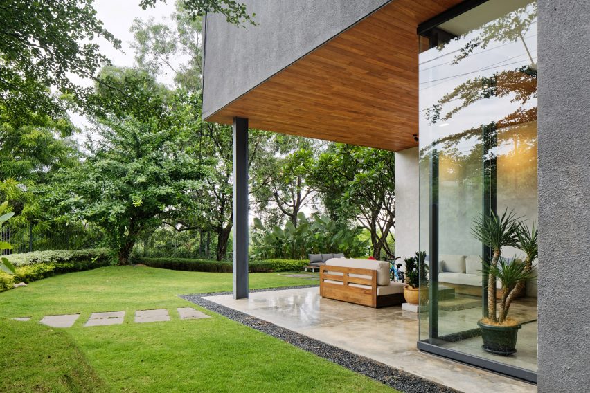 House of Inside and Outside by Tamara Wibowo Architects