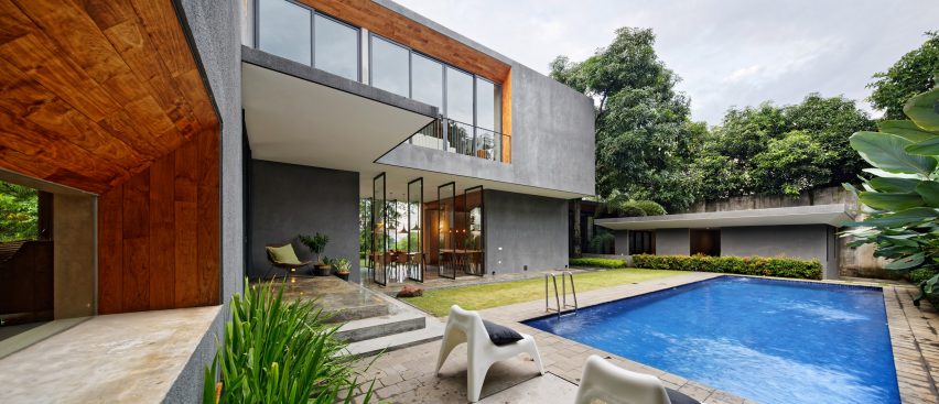 House of Inside and Outside by Tamara Wibowo Architects