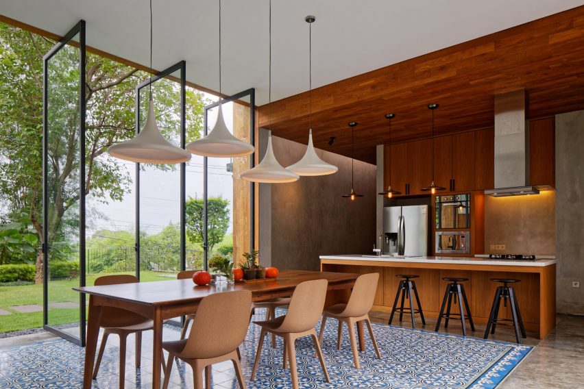 House of Inside and Outside by Tamara Wibowo Architects