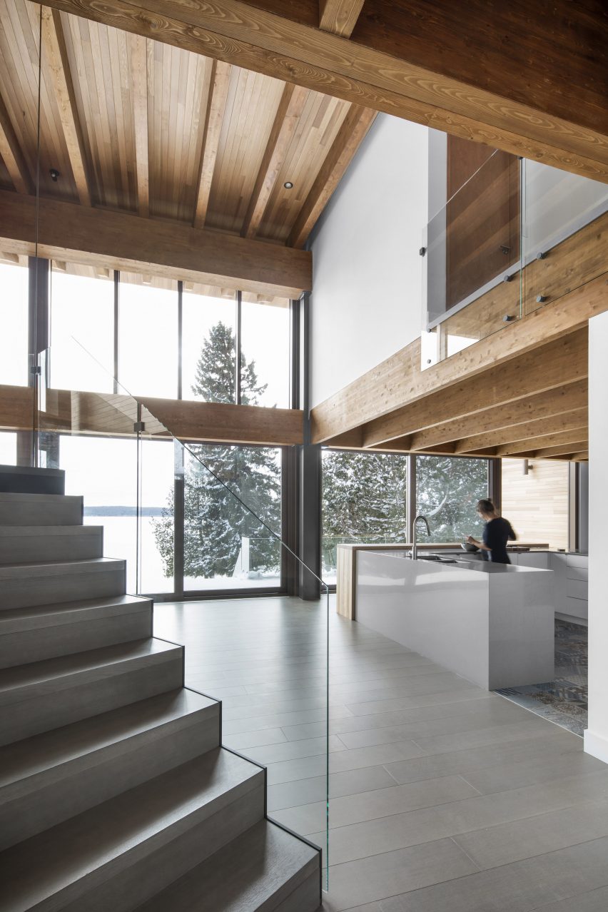 L'Accostee House by Bourgeois Lechasseur architects