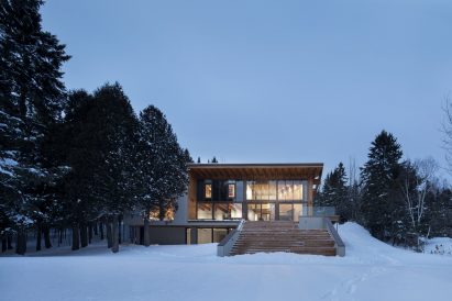 L'Accostee House by Bourgeois Lechasseur architects