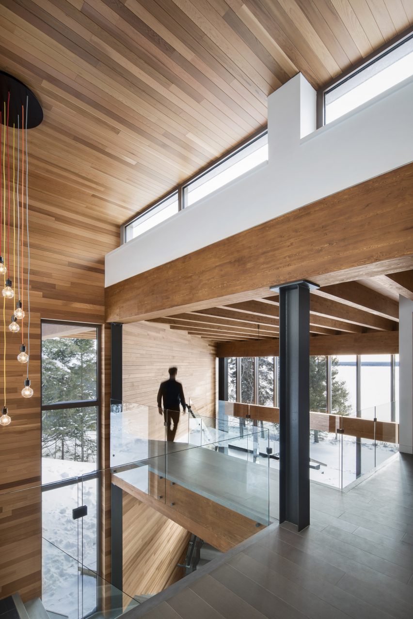 L'Accostee House by Bourgeois Lechasseur architects