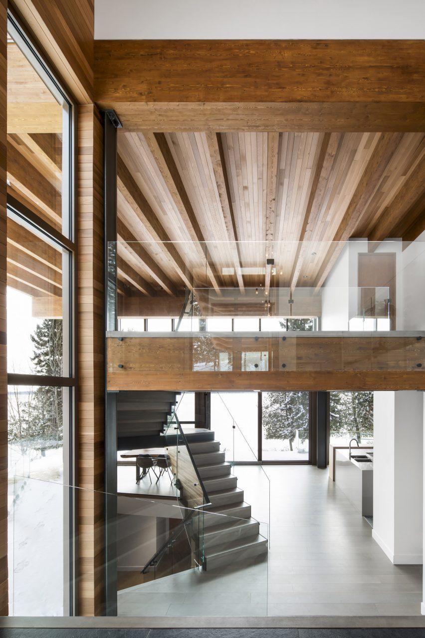 L'Accostee House by Bourgeois Lechasseur architects