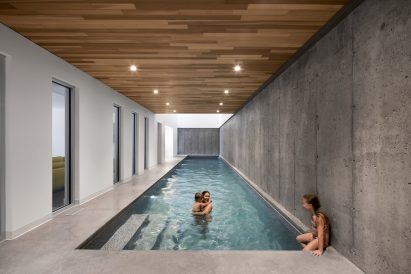 L'Accostee House by Bourgeois Lechasseur architects