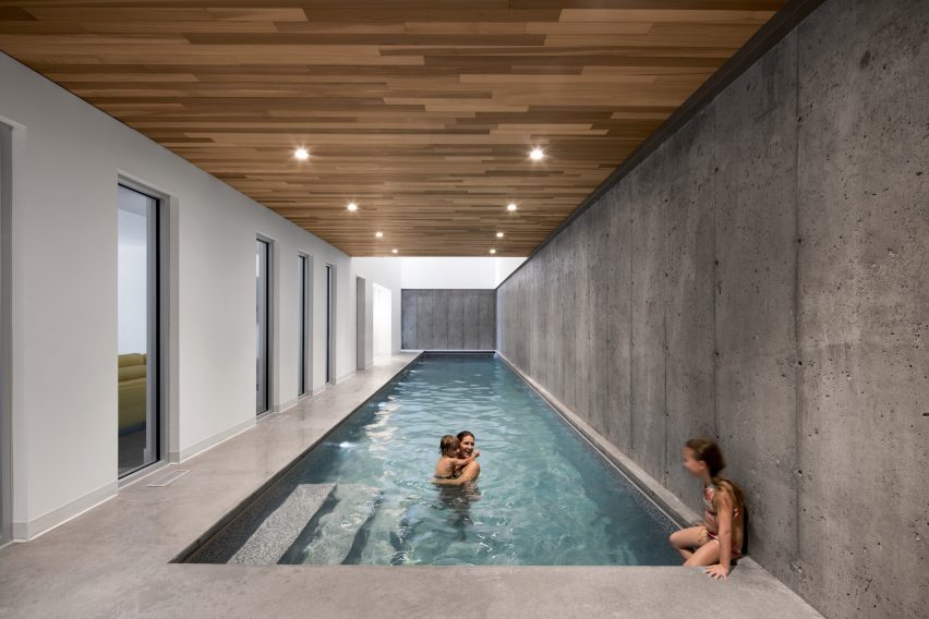 L'Accostee House by Bourgeois Lechasseur architects