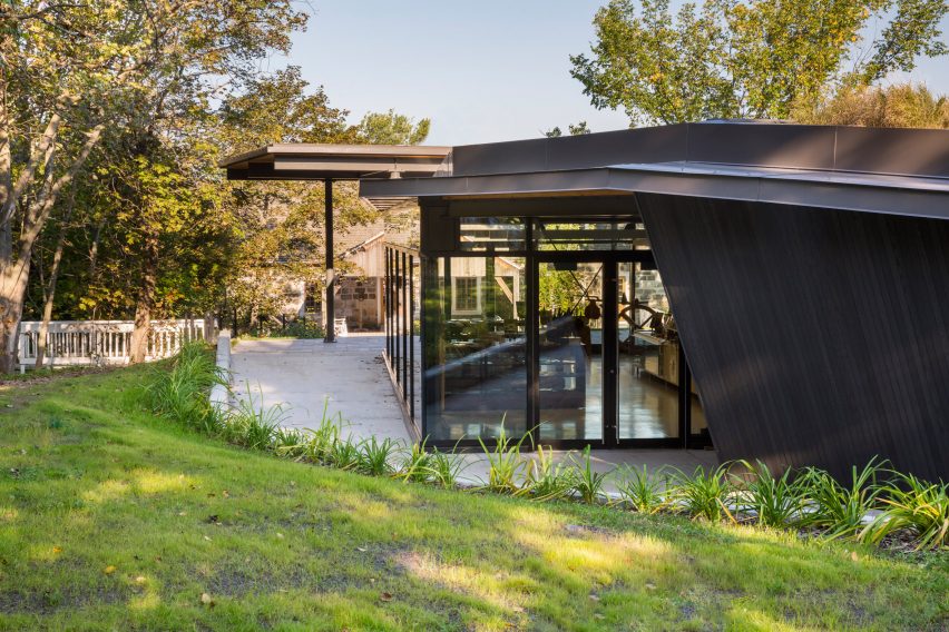 Landscape Pavilion by Anne Carrier architecture
