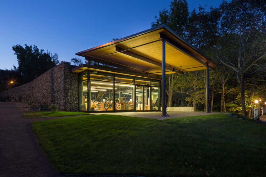 Landscape Pavilion by Anne Carrier architecture