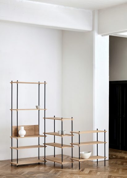 Moebe creates flexible shelving system that is held together by wooden wedges