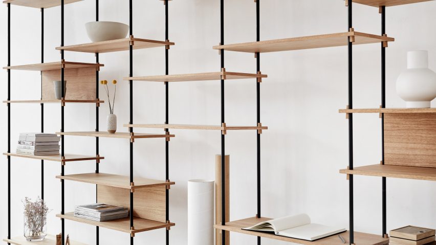 Moebe creates flexible shelving system that is held together by wooden wedges