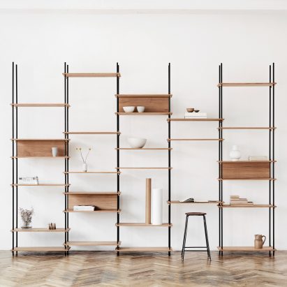 Moebe creates flexible shelving system that is held together by wooden wedges