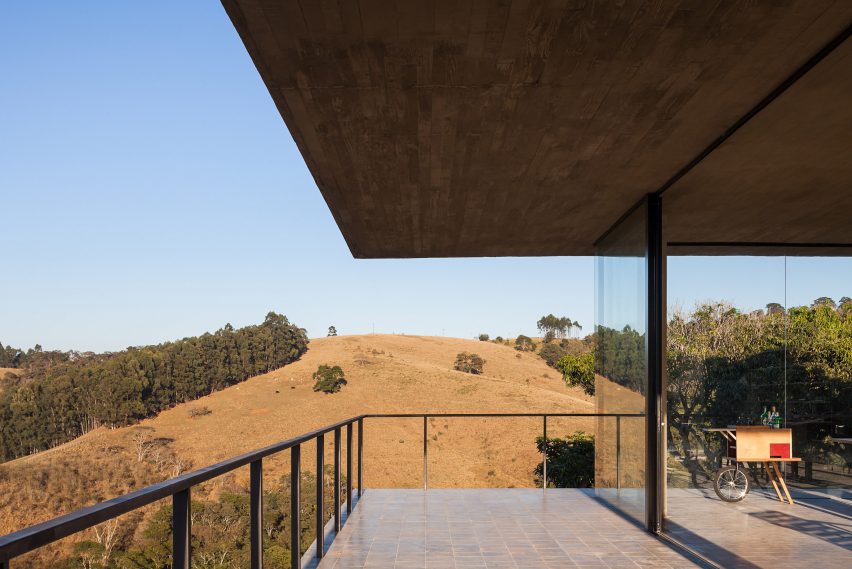 Moenda House by Felipe Rodrigues arquiteto