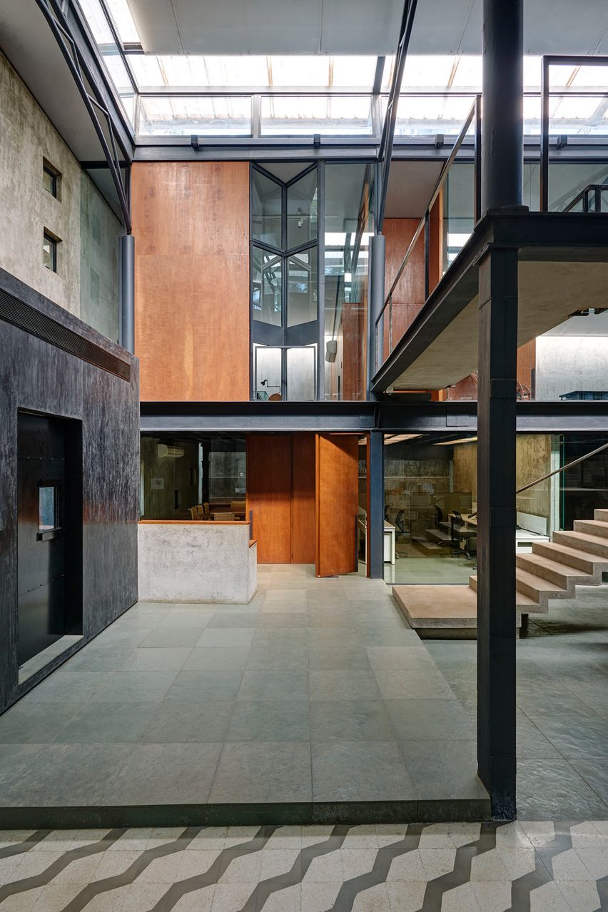 Office in Mumbai by SJK Architects