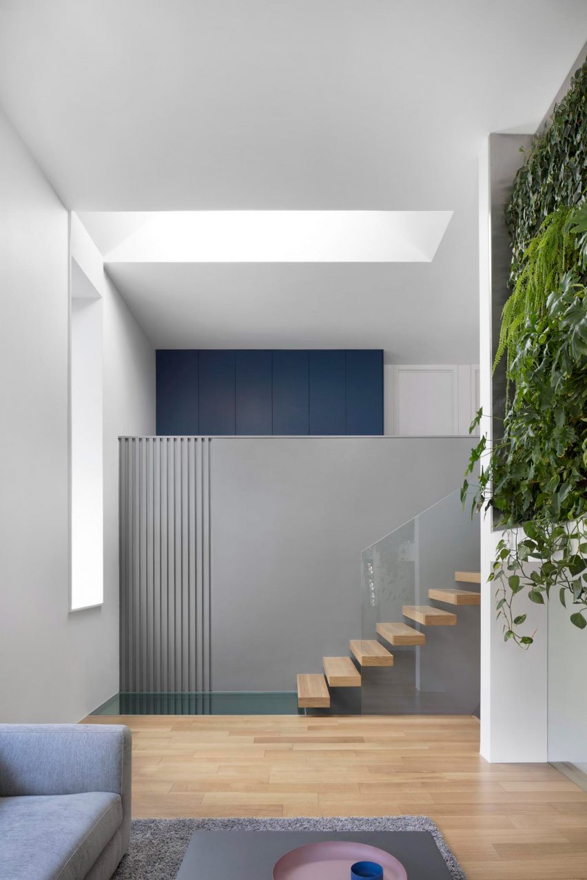 Courcelette Residence by Naturehumaine