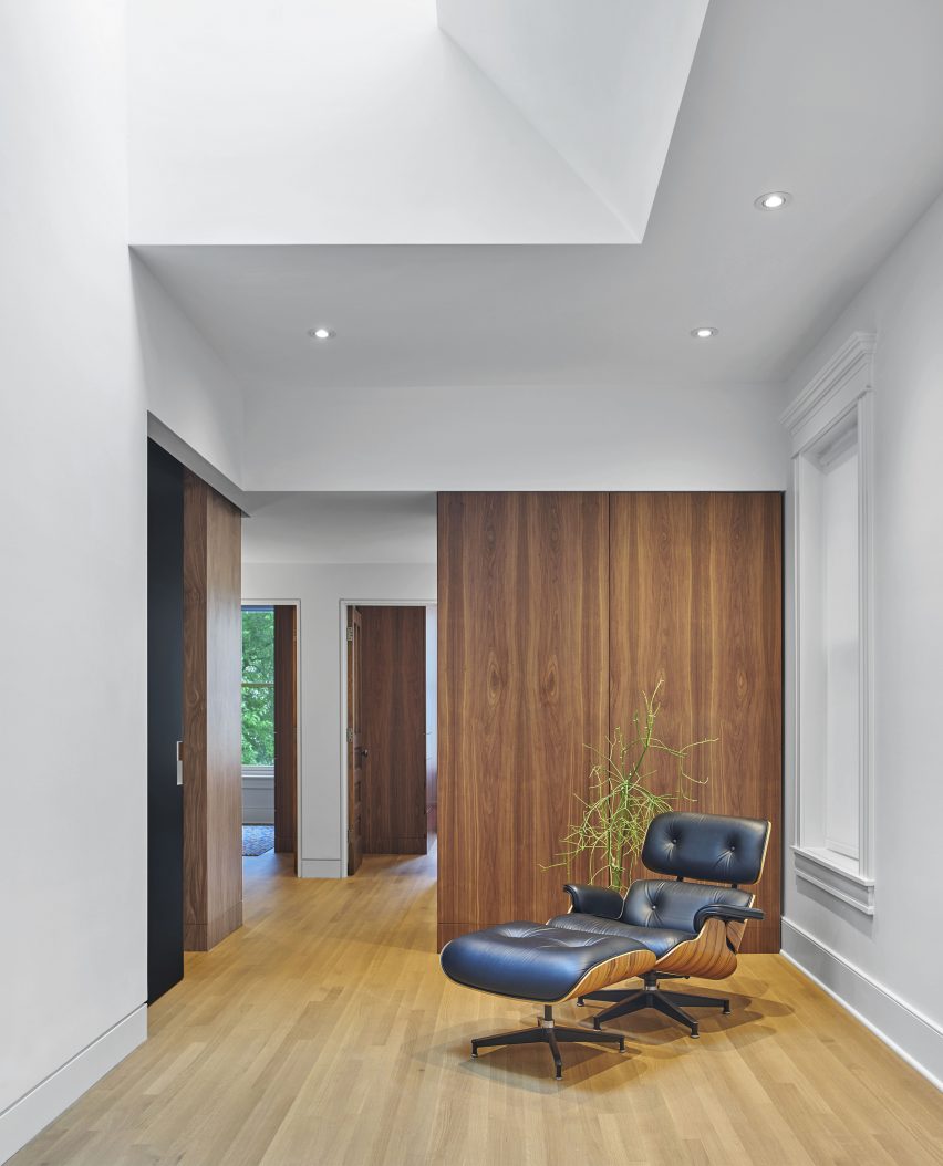 Sawyer Residence by Vladimir Radutny