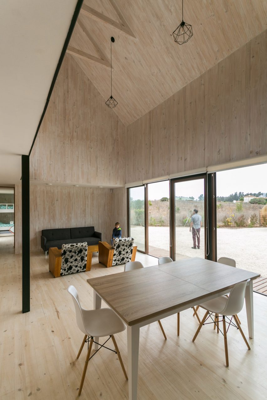 Shotgun House by Alejandro Soffia
