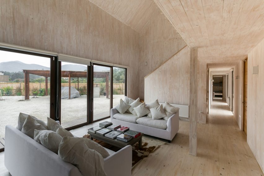 Shotgun House by Alejandro Soffia