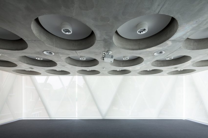 Social Welfare Office by WAW Architects