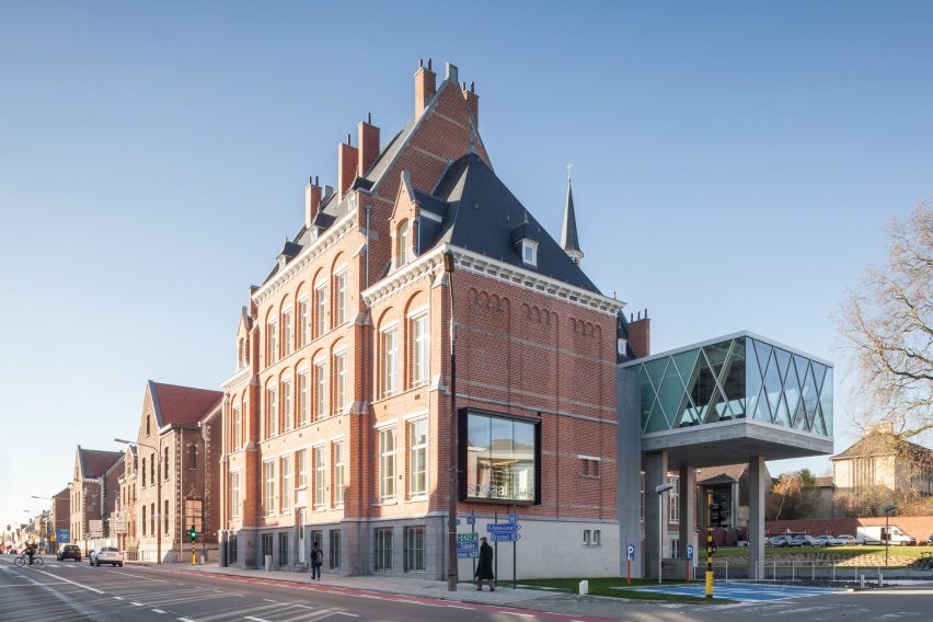 Social Welfare Office by WAW Architects