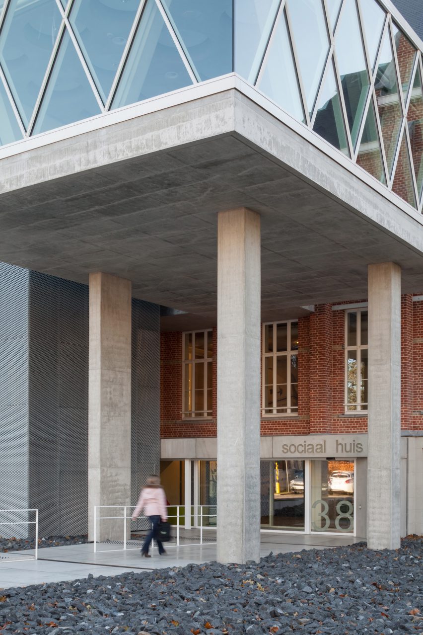 Social Welfare Office by WAW Architects