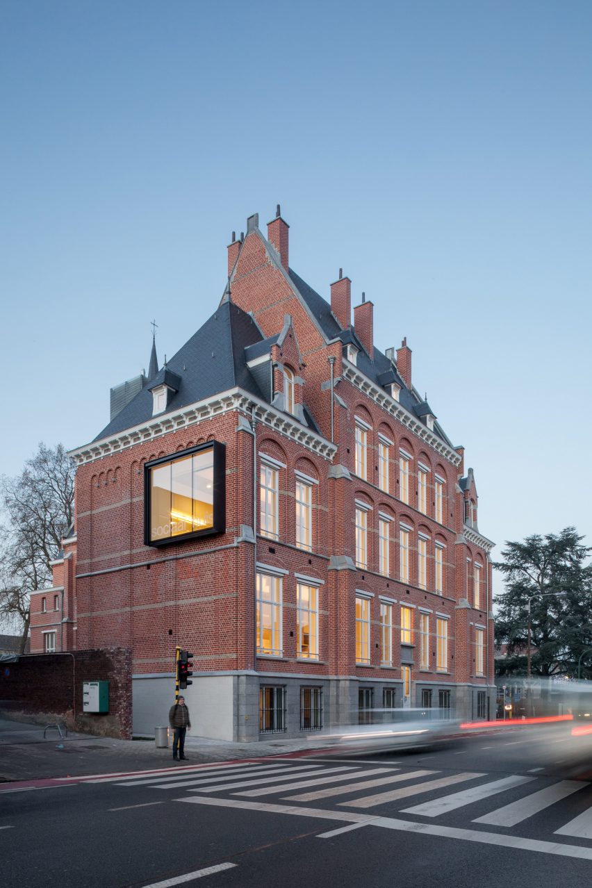 Social Welfare Office by WAW Architects