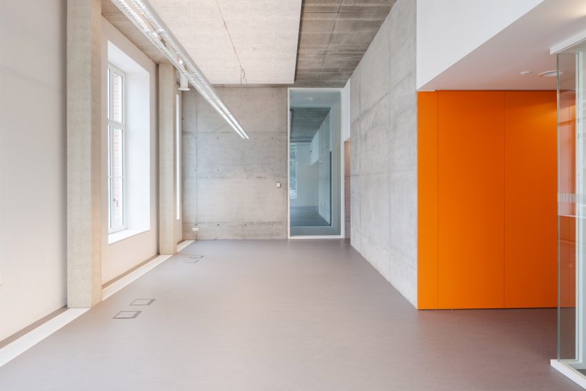 Social Welfare Office by WAW Architects