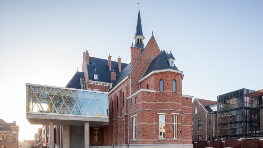 Social Welfare Office by WAW Architects