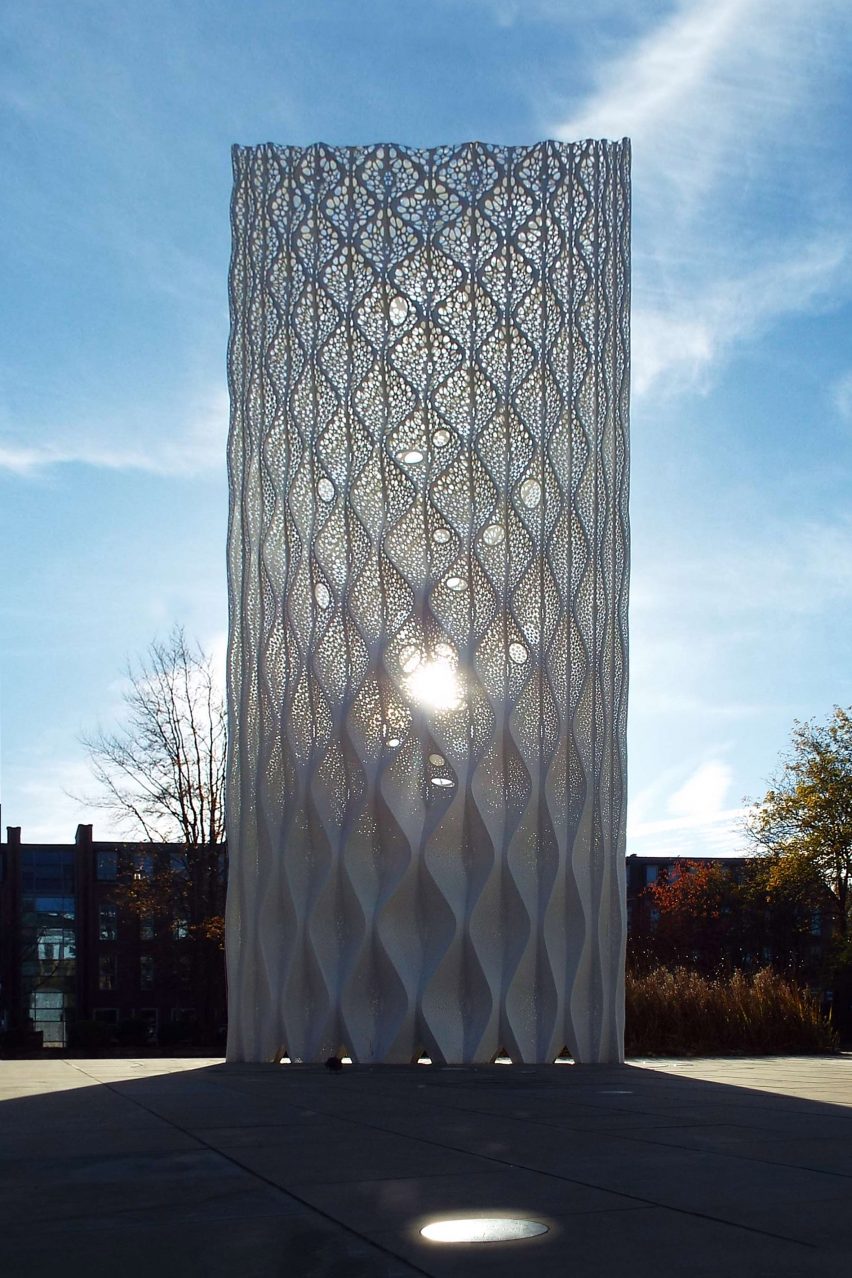 Solar Gate by Tonkin Liu