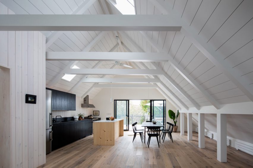 Surf House by T W Ryan Architecture