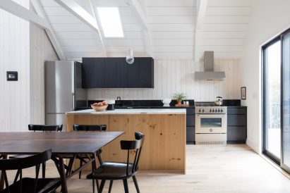 Surf House by T W Ryan Architecture