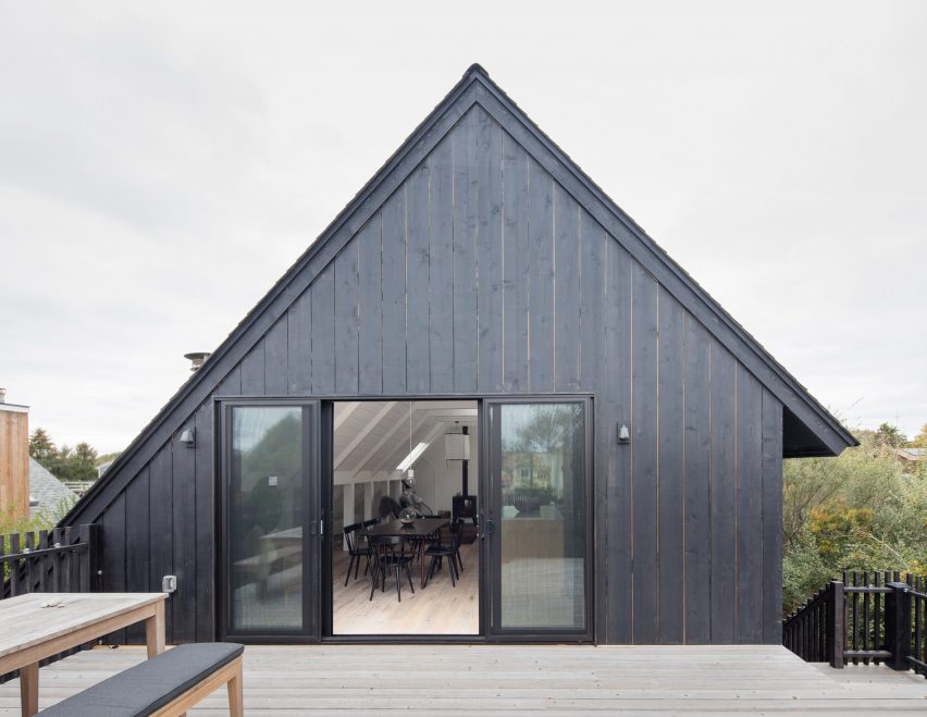 Surf House by T W Ryan Architecture