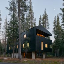 10 architecture projects that prove black is the new black