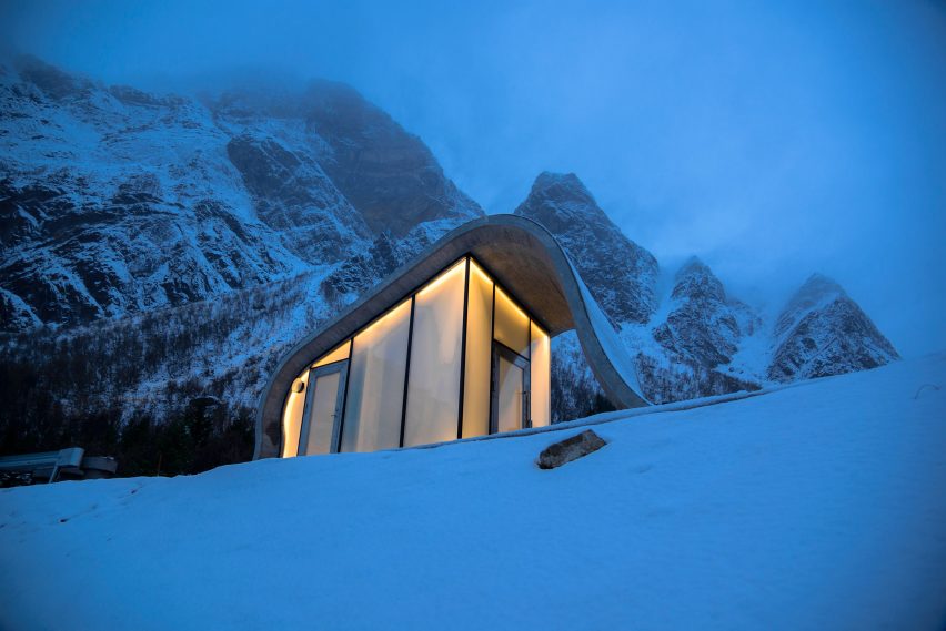 Ureddplassen (Norwegian Scenic Route) by Haugen/Zohar Arkitekter