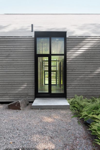 Window on the Lake by Yh2