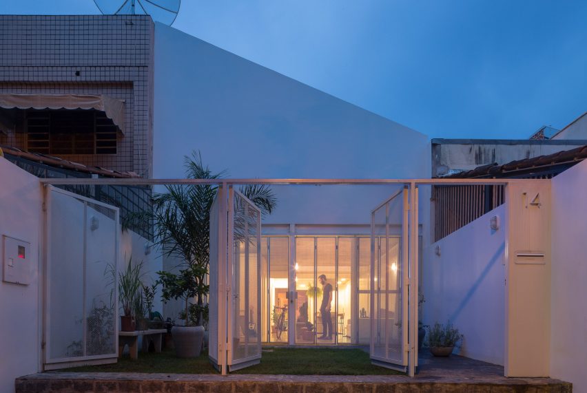 711H House by Bloco Arquitetos